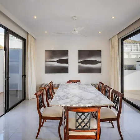 Вілла Luxliving Tenerife Hortalaya Heated Pool