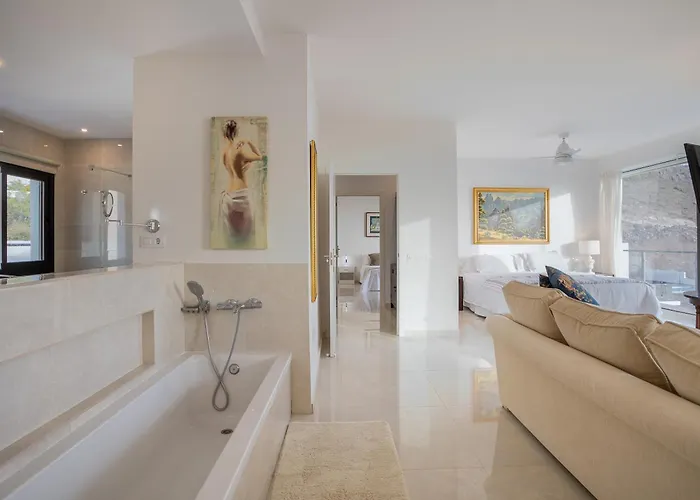 Вілла Luxliving Tenerife Hortalaya Heated Pool